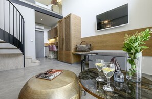 Premier Loft Plus Pool View | Eigene Küche | Kühlschrank, Herdplatte, Espressomaschine