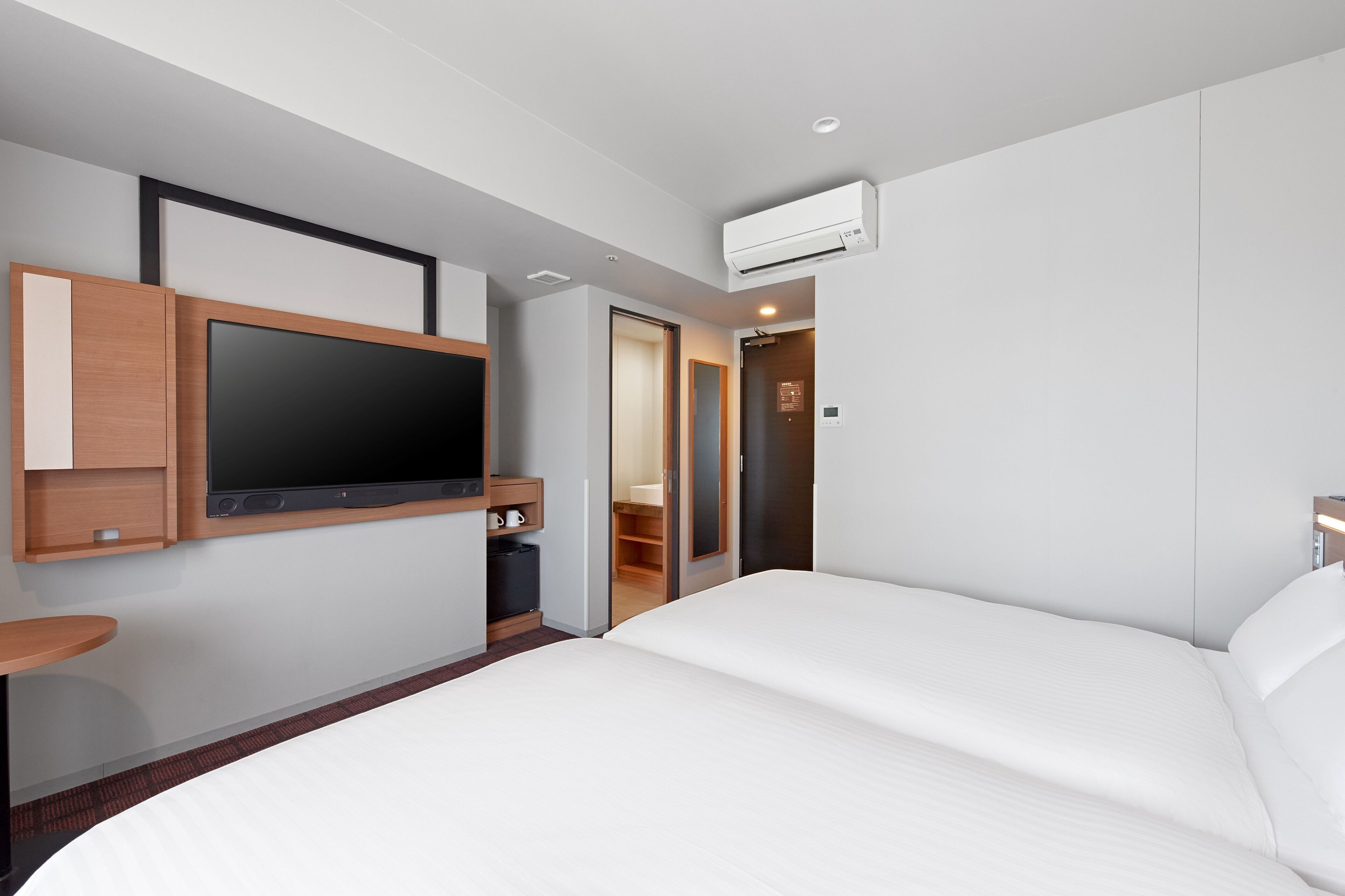 デラックス ツインルーム 禁煙 | デスク、遮光カーテン、アイロン / アイロン台、WiFi (無料)