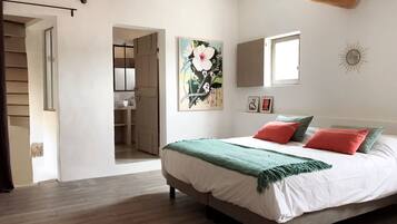 1 bedroom, soundproofing, free WiFi