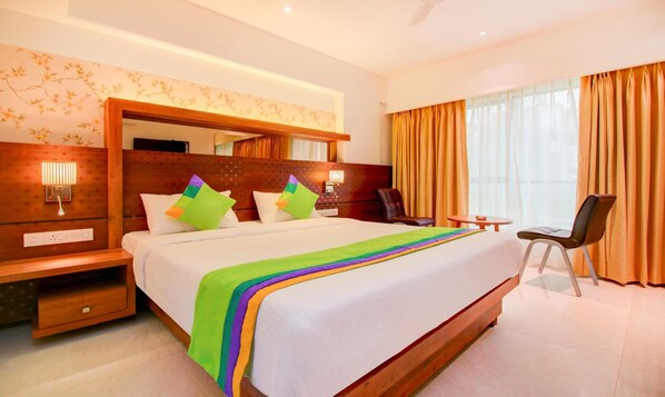 Business Single Room | Hypo-allergenic bedding, in-room safe, laptop workspace, blackout drapes