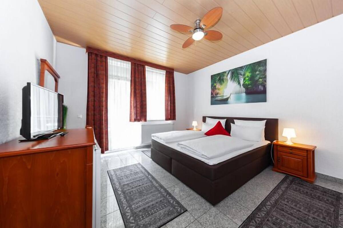Chambre Double, 1 lit double, non-fumeurs | Chambres insonorisées, Wi-Fi gratuit