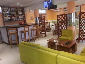 Bar (on property) - Hôtel - Y (Douala)