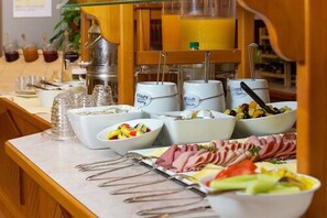 Daily buffet breakfast for a fee - (Senden)