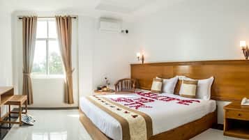 Deluxe Double Room | Minibar, desk, free WiFi