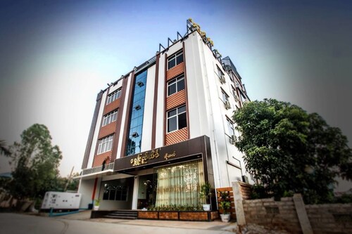 Shwe Pyi Thain Kha Hotel