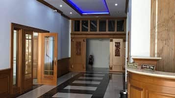 المنشأة من الداخل