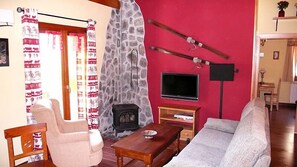 Apartment, 3 Bedrooms | Living room | Flat-screen TV - Aparthotel Spa Areu (Alins)