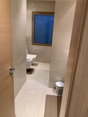 Apartment, 3 Bedrooms | Bathroom