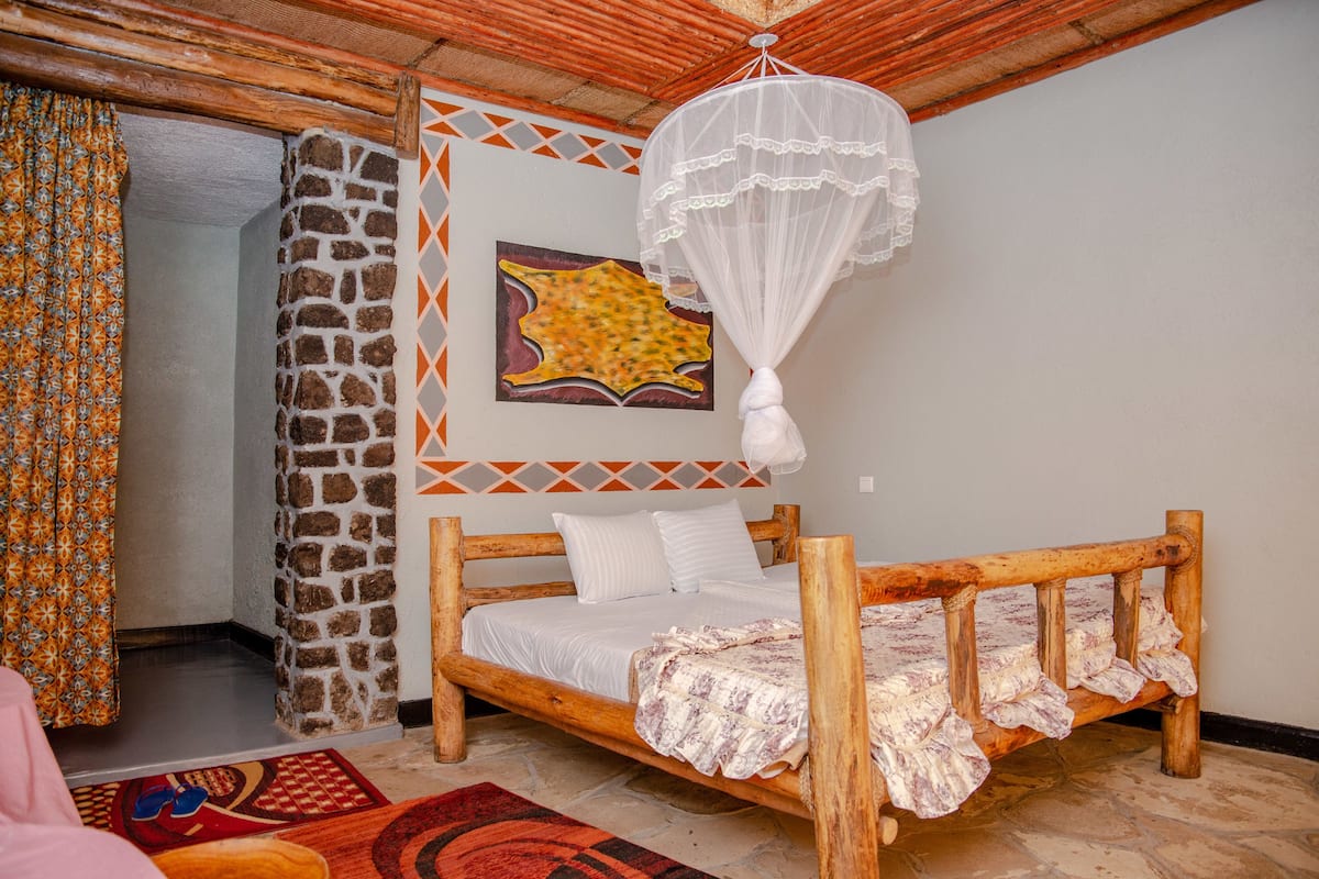 Standard Double Room | 2 bedrooms, in-room safe, blackout drapes, soundproofing