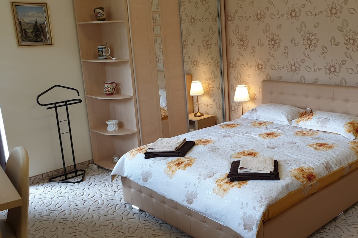 Comfort Double Room, 1 Queen Bed with Sofa bed, Balcony, Mountain View (Premium) | Frette Italian sheets, premium bedding, Select Comfort beds