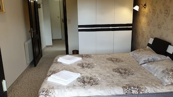 舒適雙人房, 1 張加大雙人床, 露台, 山景 (Comfort) | 意大利 Frette 床單、高級寢具、Select Comfort 床墊、獨特設計