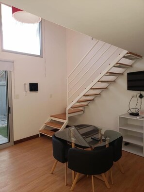 Interior - Lugones (Ezeiza)