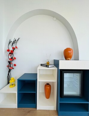 Minibar, caja de seguridad en la habitación y sistema de insonorización 