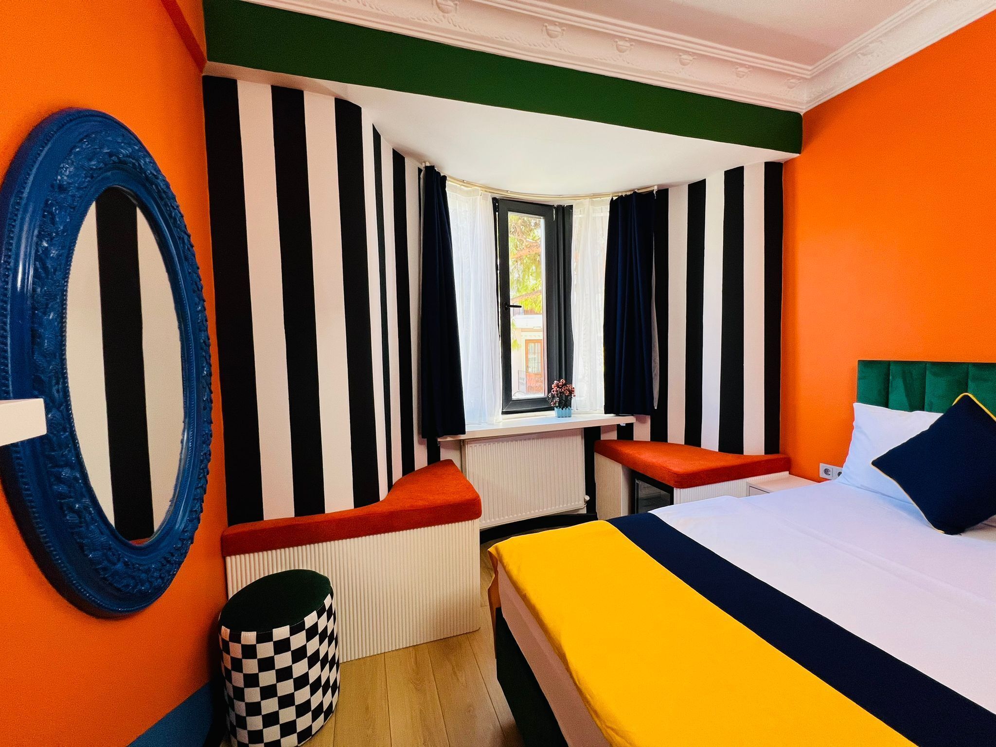 classic triple room, multiple beds | 1 bedroom, minibar, in-room safe, soundproofing