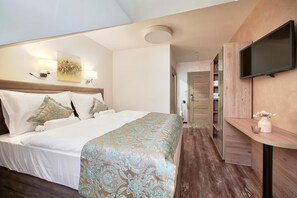 Desk, free WiFi, bed sheets