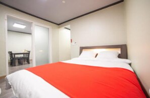 Habitación doble, cocina básica | Escritorio y wifi gratis