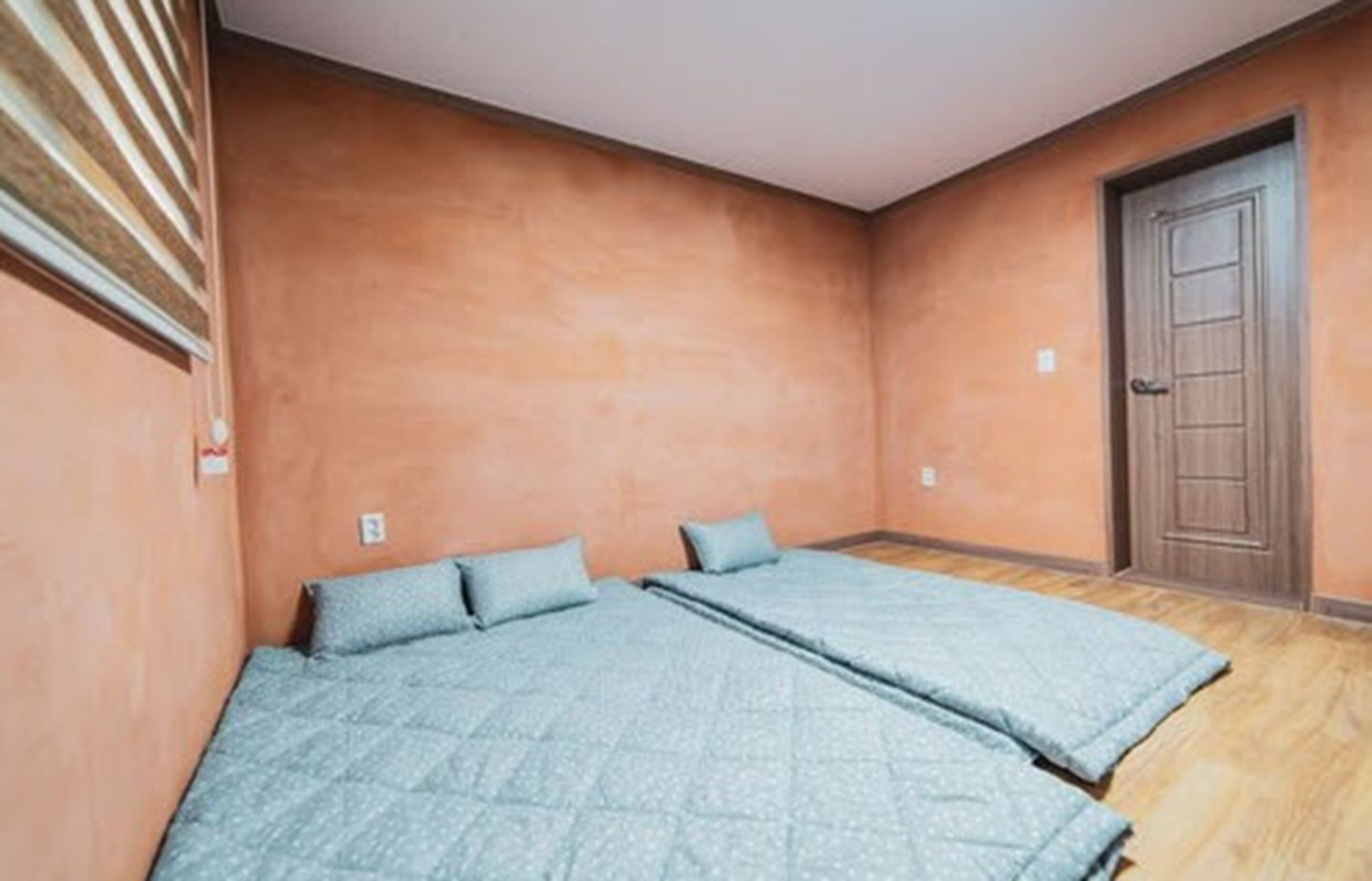 room (ondol) | desk, free wifi