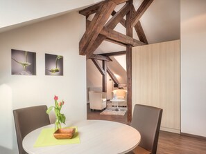 Suite Junior | Coffres-forts dans les chambres, bureau, chambres insonorisées