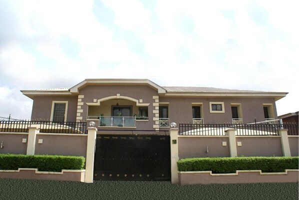 Exterior - Erith Apartments and Suites (Lagos)
