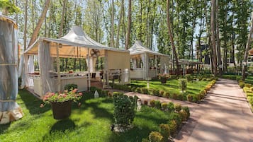 2 baaria, allasbaari