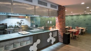 Ilmainen päivittäinen buffetaamiainen