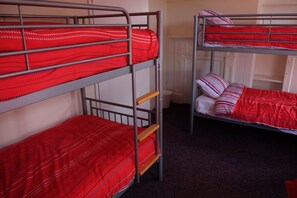 Shared Dormitory, Men only