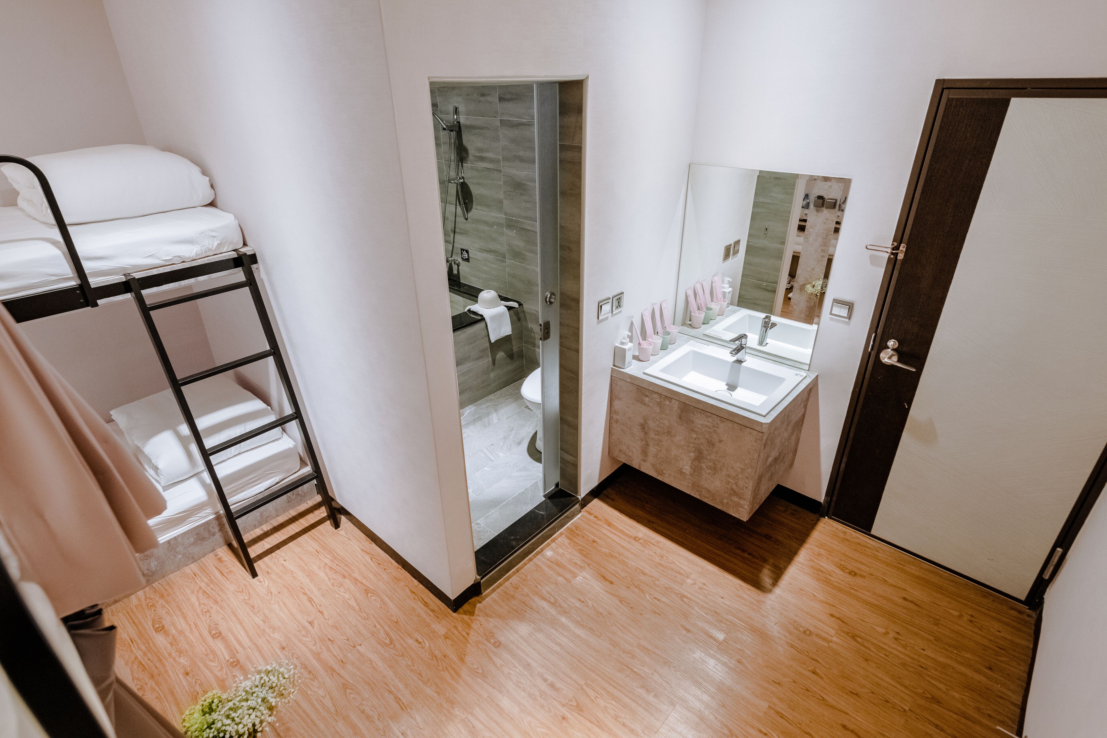 1 bedroom, premium bedding, desk, blackout curtains