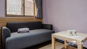 Habitación cuádruple Premier | 1 dormitorio, ropa de cama de alta calidad, escritorio y cortinas opacas