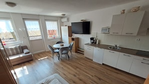 Comfort Apartment, Sauna, City View | Private kitchen | Coffee/tea maker, full-size fridge, oven, stovetop - Apartment Honey Bee with Sauna (Kobarid)