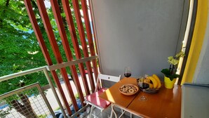 Comfort Apartment, Sauna, City View | Terrace/patio - Apartment Honey Bee with Sauna (Kobarid)