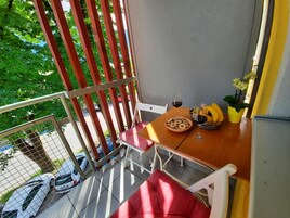 Apartamento Confort, sauna, vistas a la ciudad | Terraza o patio