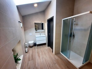Luxury Studio Suite | Bathroom - Apartments Hlapi with SPA (Kobarid)