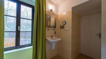 Double or Twin Room | Bathroom | Free toiletries, towels