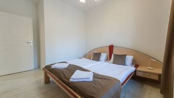 Comfort Suite (3) | Individually decorated, individually furnished, desk, soundproofing