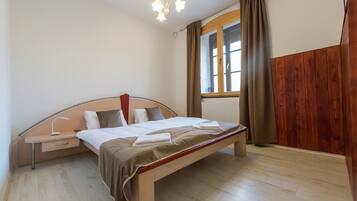 Comfort Suite (3) | Individually decorated, individually furnished, desk, soundproofing