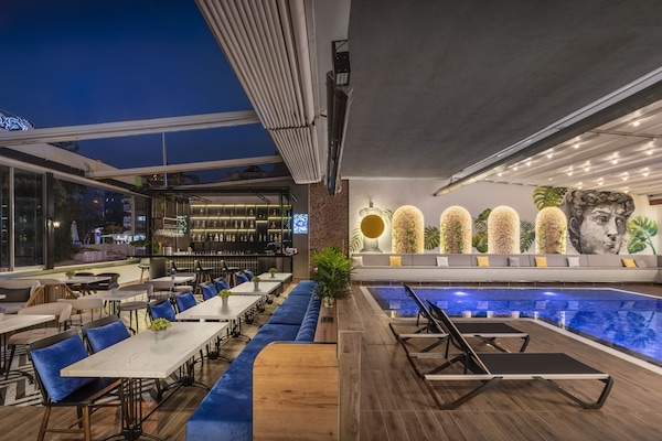 Bar (en la propiedad)