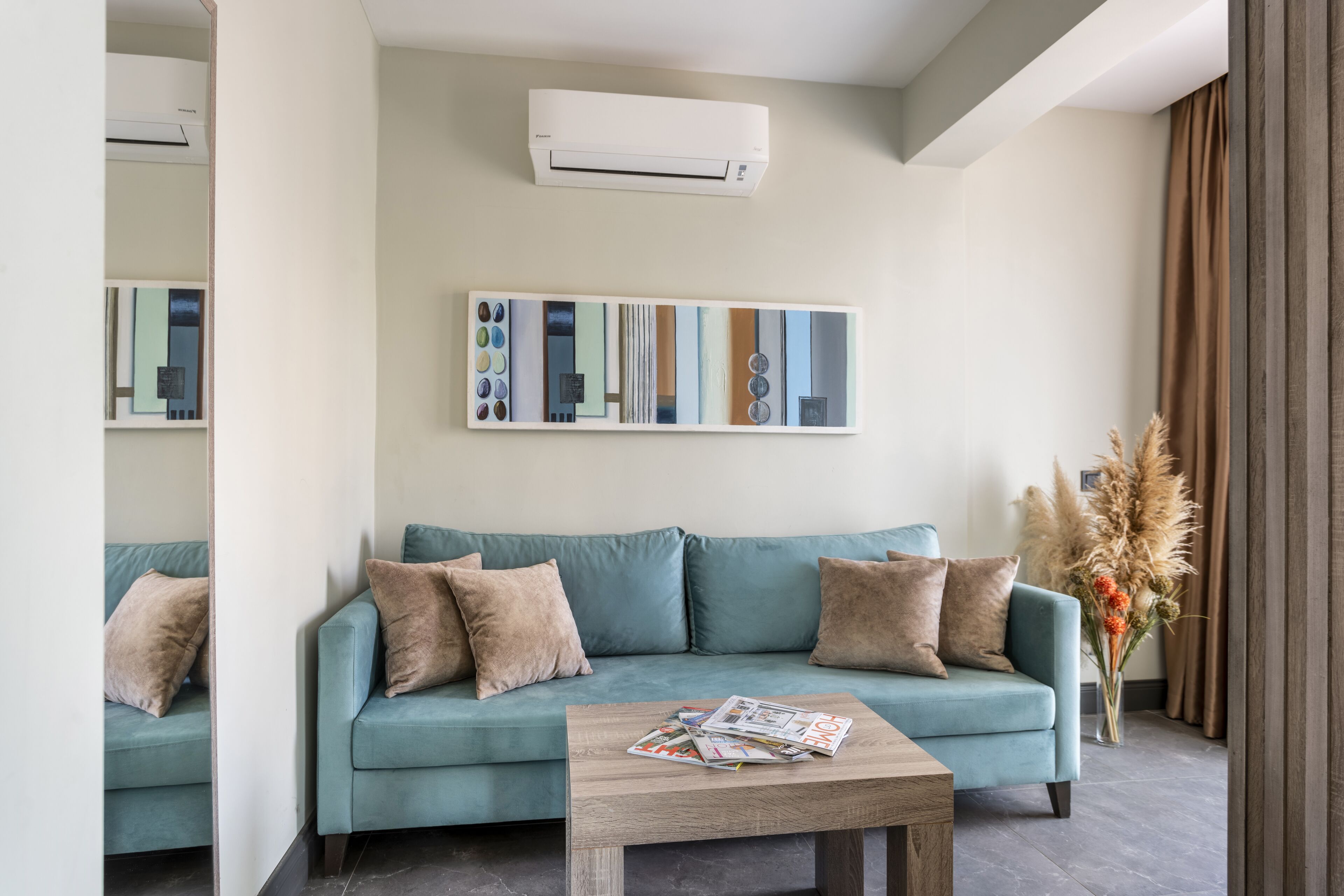 junior studio | living area | lcd tv