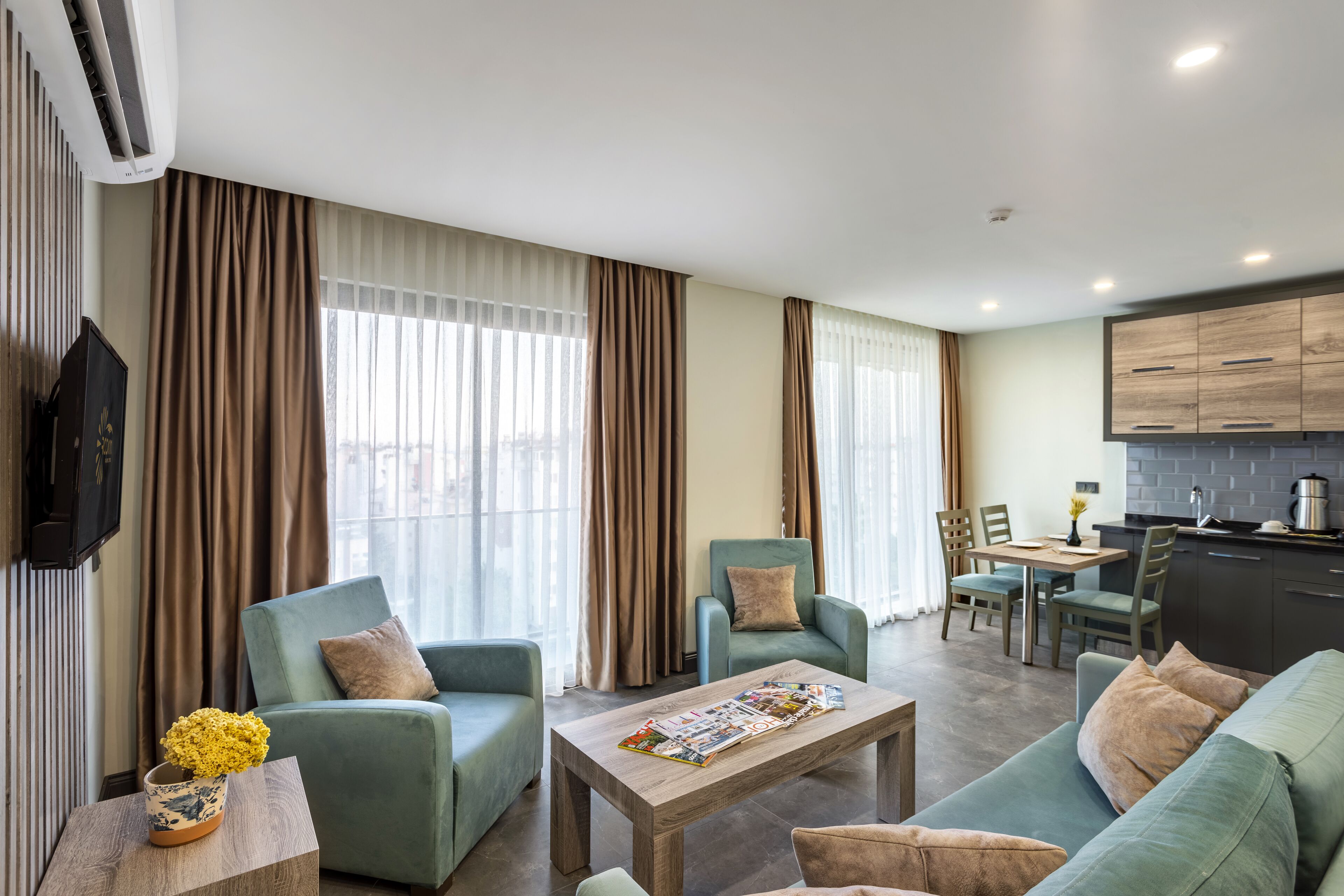 Family Suite | Living area | LCD TV