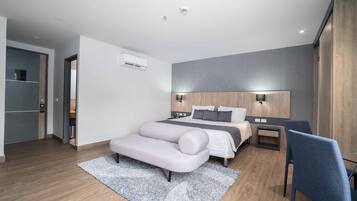 Cubrecamas, colchones con pillow-top y minibar