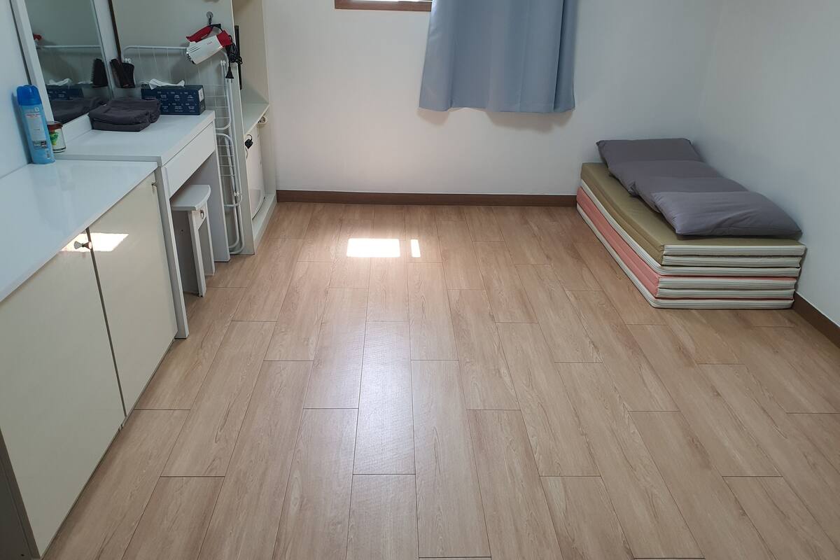 Kamar Keluarga, 1 kamar tidur, Bebas Asap Rokok | 1 kamar tidur, seprai premium, tirai kedap cahaya, dan kedap suara