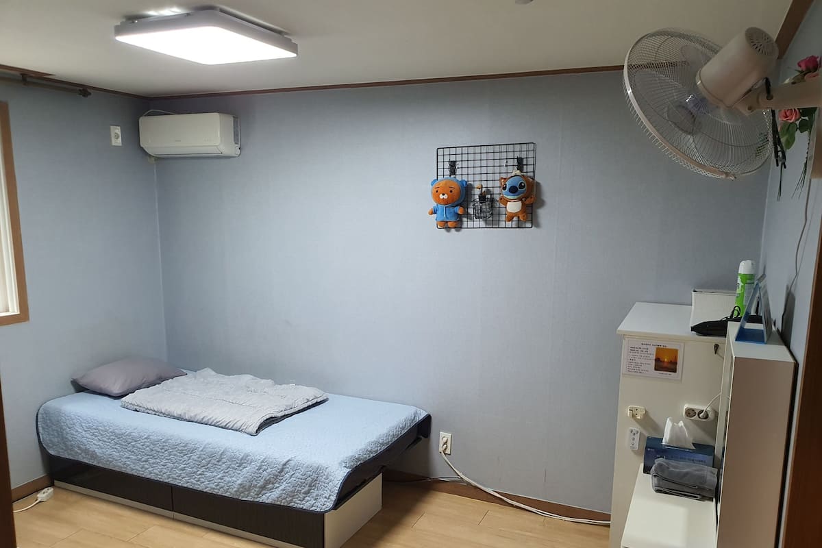 Business Double or Twin Room | 1 bedroom, premium bedding, blackout curtains, soundproofing