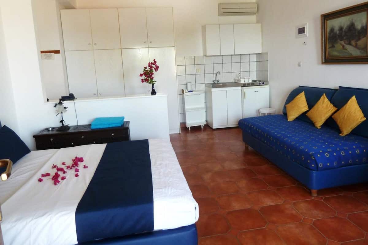 1 slaapkamer, een kluis op de kamer, individueel gemeubileerd
