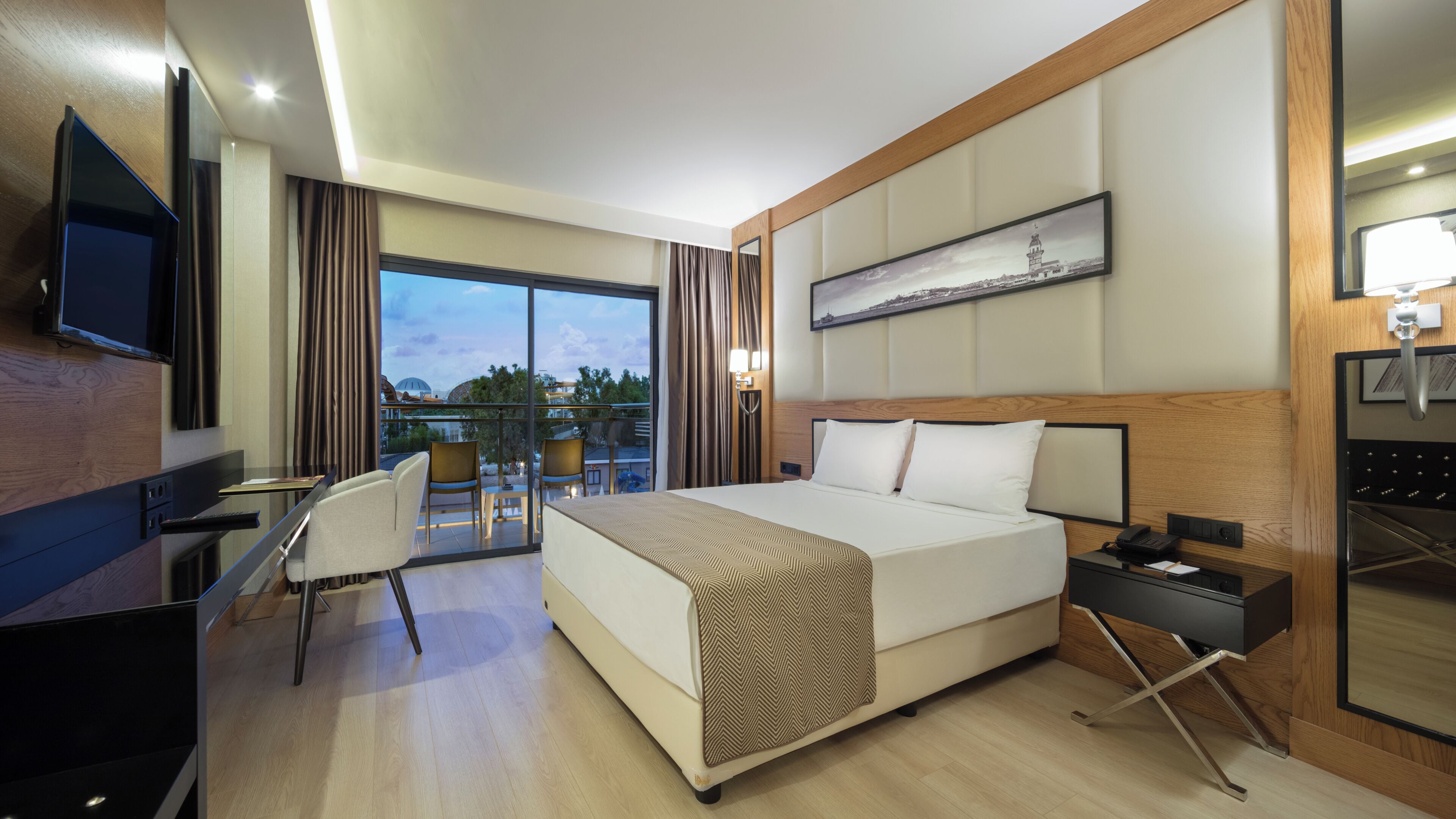 Family Room | Free minibar, in-room safe, desk, laptop workspace