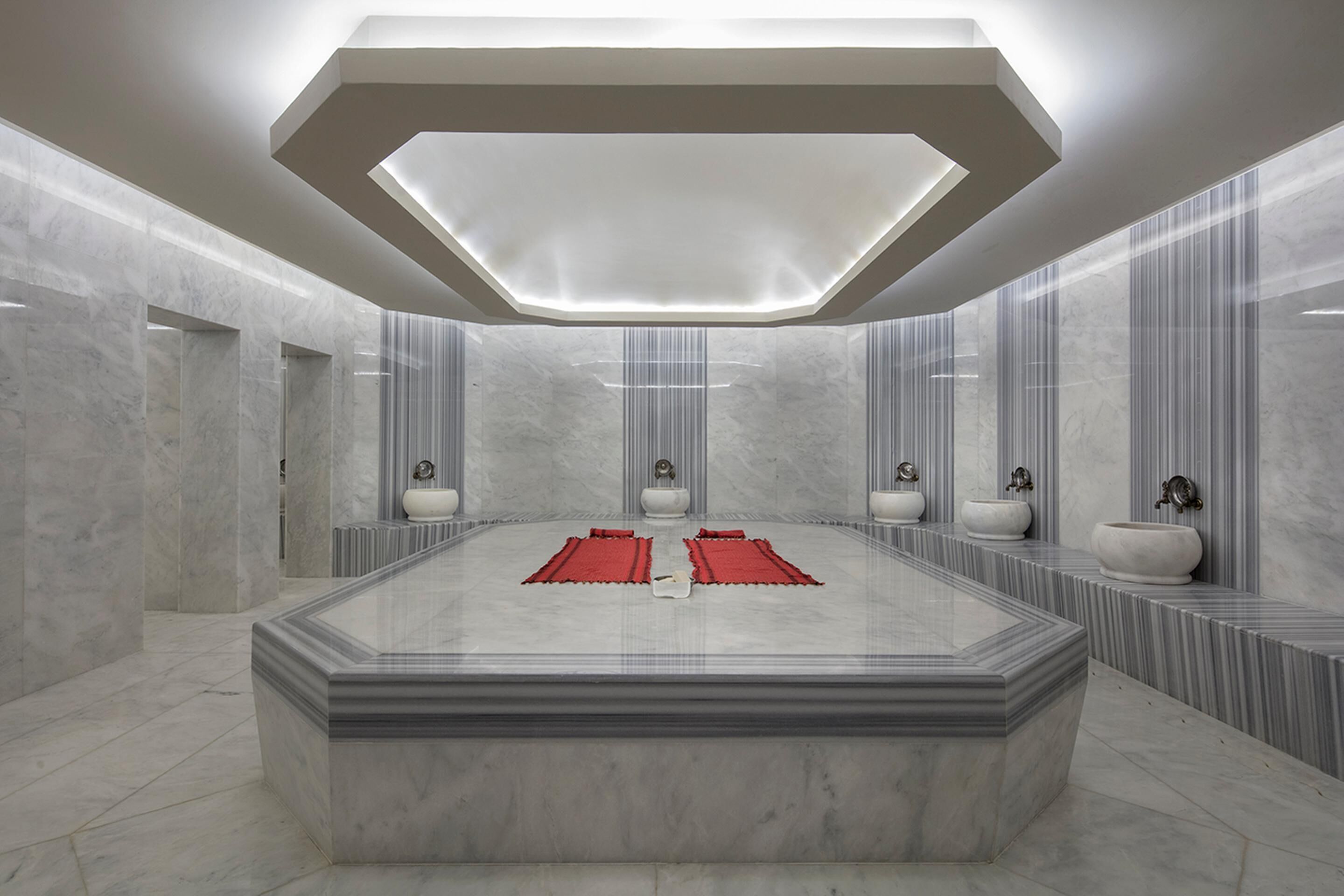 Banho turco/hammam, manicure e pedicure, massagens