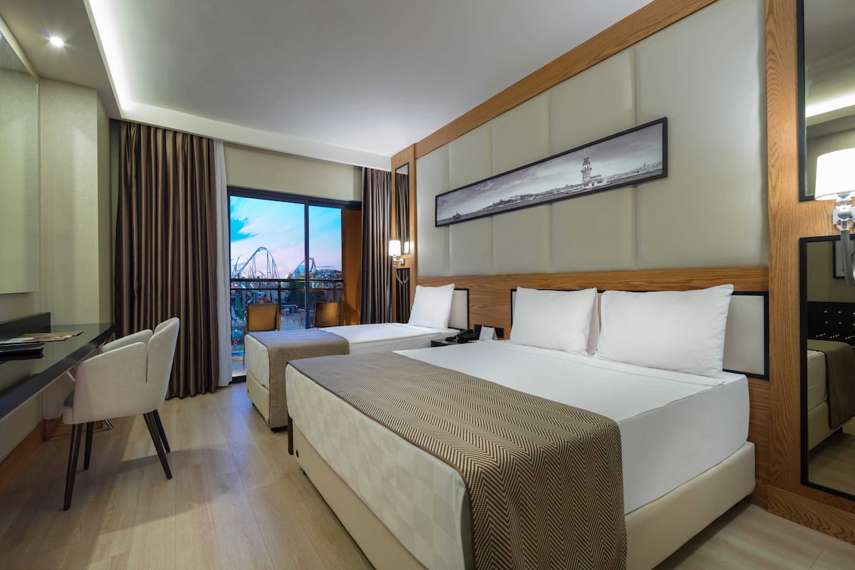 Free minibar, in-room safe, desk, laptop workspace