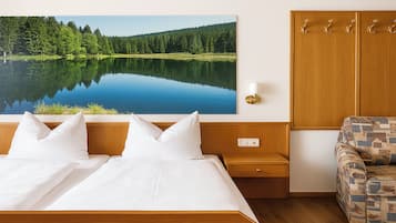 Superior tweepersoonskamer | Hypoallergeen beddengoed, een kluis op de kamer, een bureau