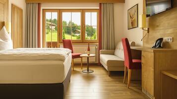 Habitación doble superior | Ropa de cama hipoalergénica y caja de seguridad en la habitación