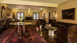 Lobby sitting area - Pousada Pelajo (Teresópolis)