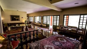 Lobby sitting area - Pousada Pelajo (Teresópolis)