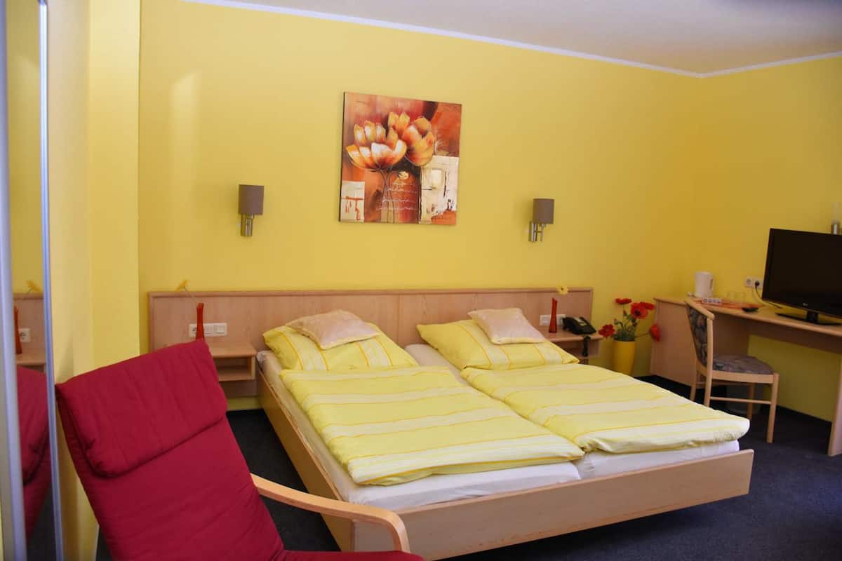 Double Room | Free WiFi, bed sheets